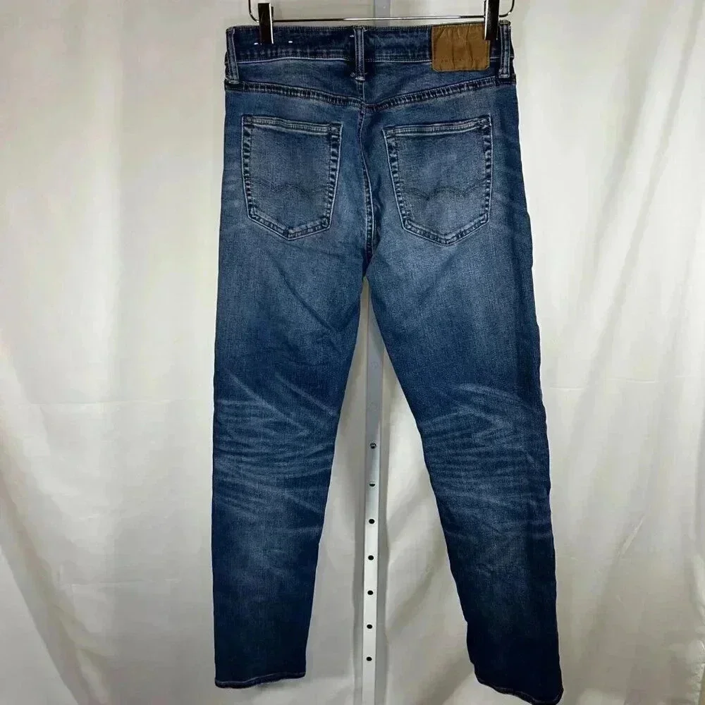 American Eagle Slim Straight Size 30x32 Jean Distressed Blue